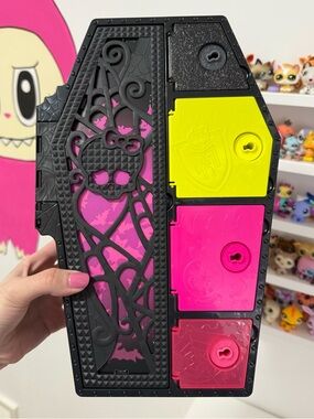 Monster High Doll Locker